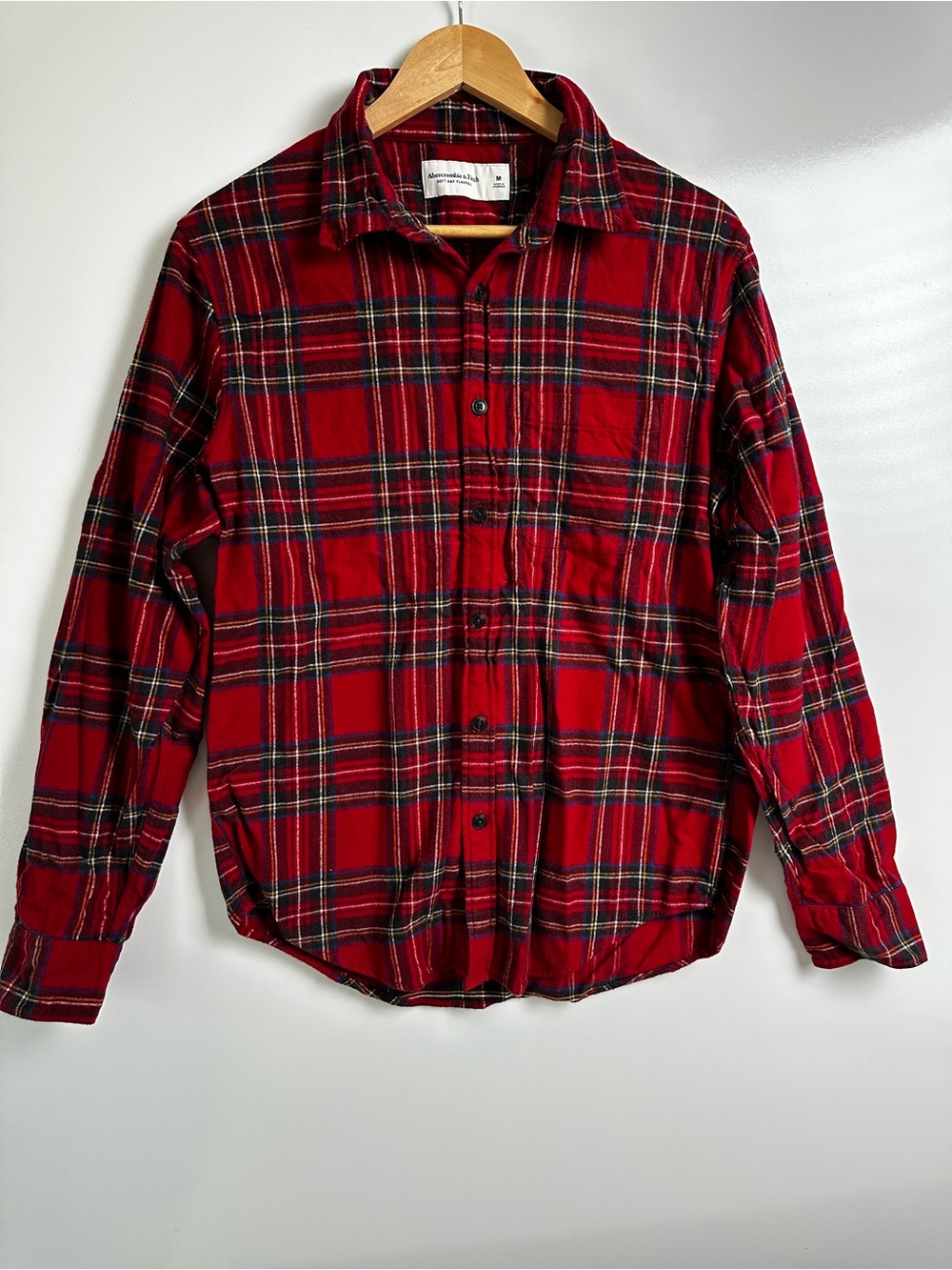 Abercrombie & Fitch Red Plaid Soft Flannel Button Up Shirt Men's M